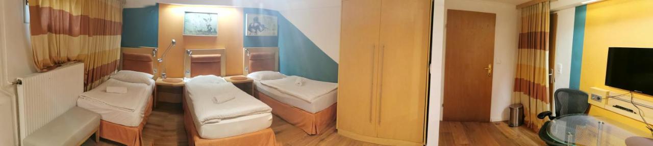Pension Foehrenhain Gerasdorf bei Wien Exterior foto