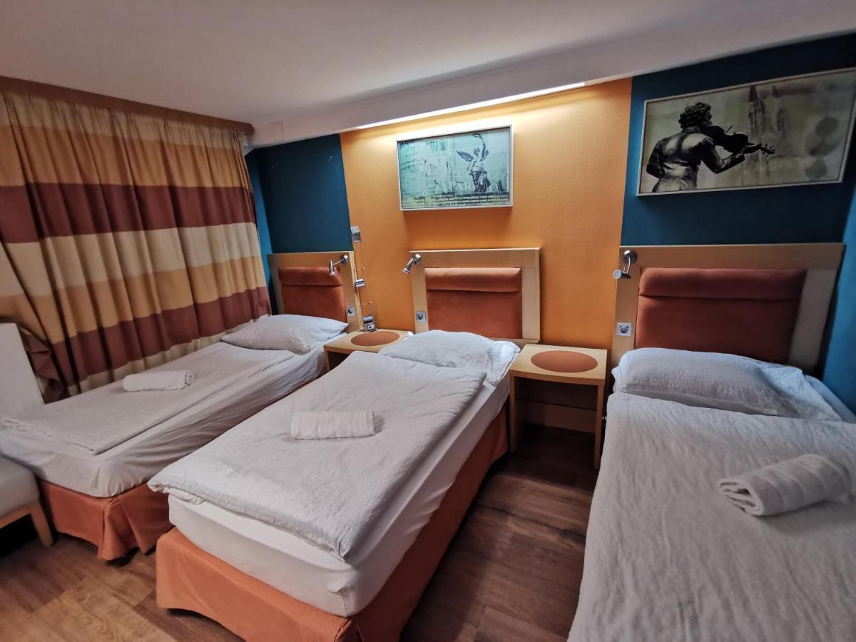 Pension Foehrenhain Gerasdorf bei Wien Exterior foto